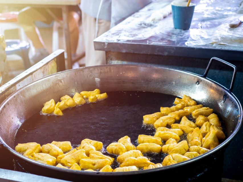 Chiang Mai: Local Food and Markets Guided Walking Tour - Pa thong ko at Go Neng