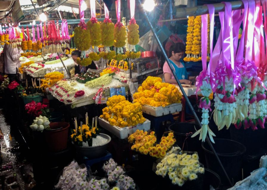 Chiang Mai: Local Food and Markets Guided Walking Tour - Warorot Market is the heart of the walk