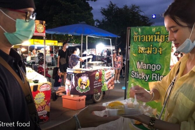 Chiang Mai Street Food Tour by Tuk Tuk with Pick Up - Why this Chiang Mai evening tour works well