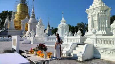 Chiang Mai: Tuk-Tuk Evening Tour with Temples & Street Foods