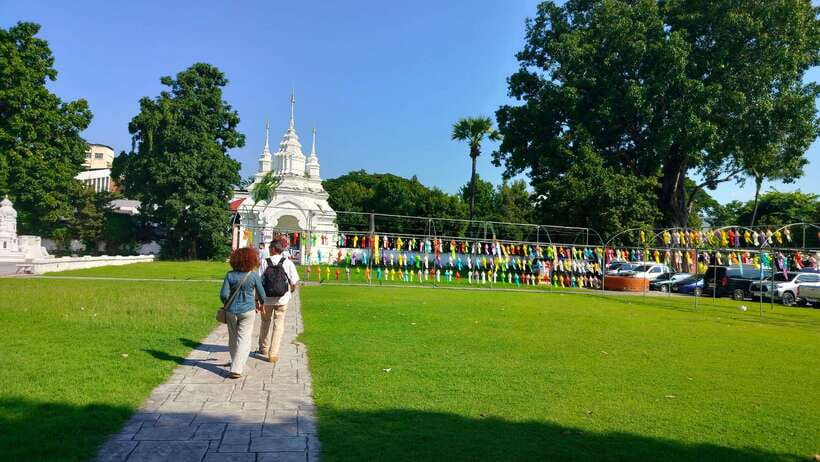 Chiang Mai: Tuk-Tuk Evening Tour with Temples & Street Foods - Is $64 a fair price?