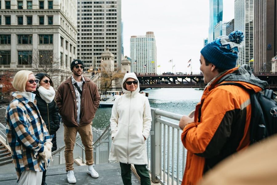 Chicago: Classic Food Walking Tour with Bike or Kayak Rental - The free bike or kayak rental
