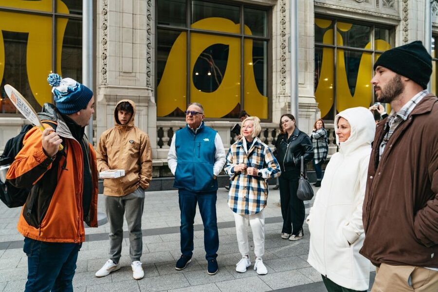 Chicago: Classic Food Walking Tour with Bike or Kayak Rental - Who will enjoy this food tour most?
