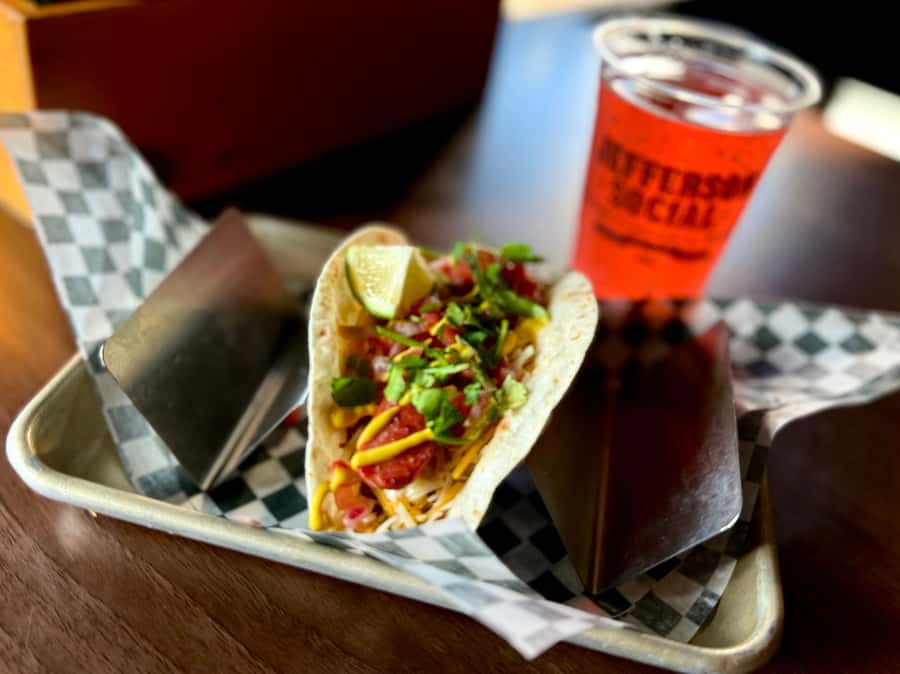 Cincinnati: Food Walking Tour - What the guides add to the experience