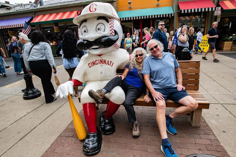 Cincinnati: Food Walking Tour - Chocolate, pierogi, and family recipes