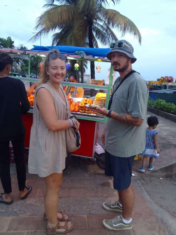Colombo Local Food Tour by Tuk Tuk – All Inclusive - The opening ride and first local bites