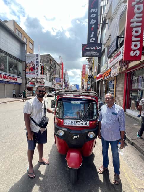 Colombo: Local Food Tour & Sightseeing by Tuk-Tuk with Meals - Tea, coffee, and the story behind the cup