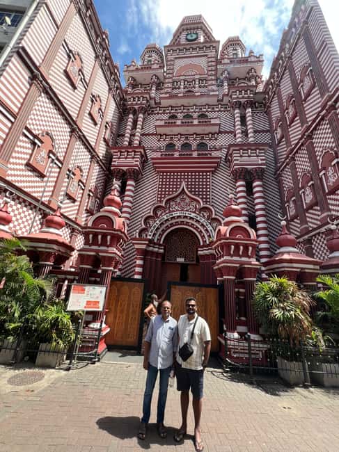 Colombo: Local Food Tour & Sightseeing by Tuk-Tuk with Meals - How the guide can make or break the day