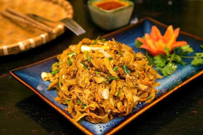 Colombo Tuk Tuk Adventure Explore Food & Culture - Starting with Colombo’s Buddhist and Hindu landmarks