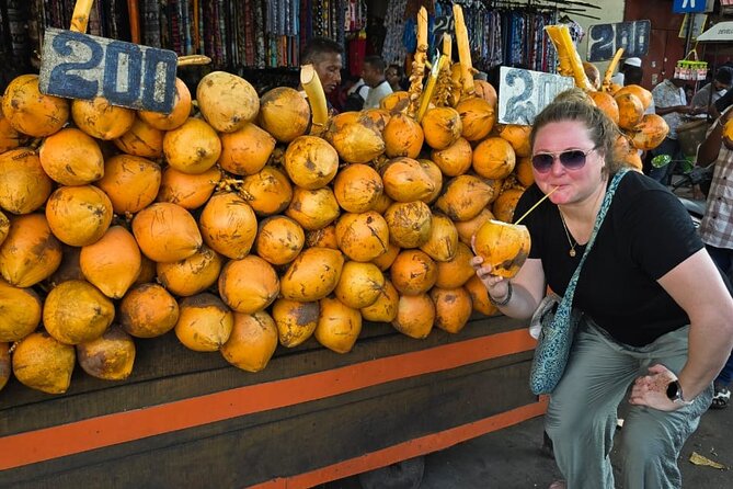 Colombo Tuk Tuk Adventure Explore Food & Culture - Cinnamon Gardens and the tea stop