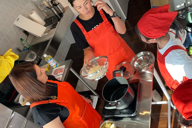 Cooking Ramen&Gyoza/KatsuCurry/Bento/Okonomiyaki+Store Tour@Osaka - A local start near Osaka Tenmangu Shrine