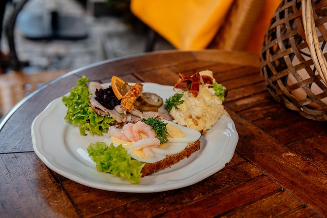 Copenhagen Private Food Walking Tour with 6 or 10 Tastings - The guides make or break the experience