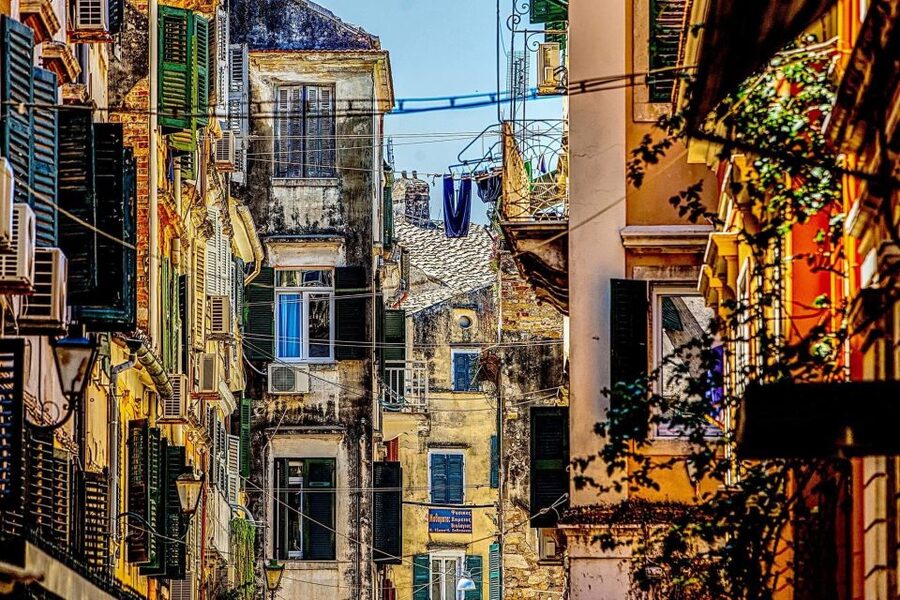 Corfu Town: Guided Walking Tour and Local Food Tastings - Which guide might you get?