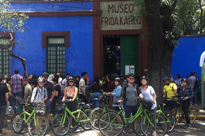 Coyoacán Walking Tour: Access to Frida Kahlo Museum & Tacos - What the Guides Add