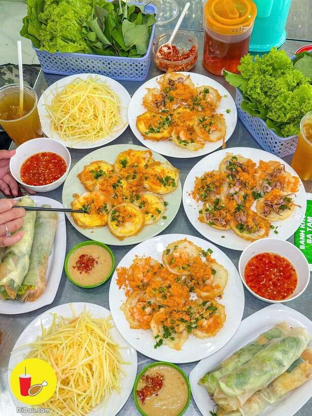Da Nang City Sightseeing & Street Food Full Day Private Tour - Student guides can change the feel of the tour