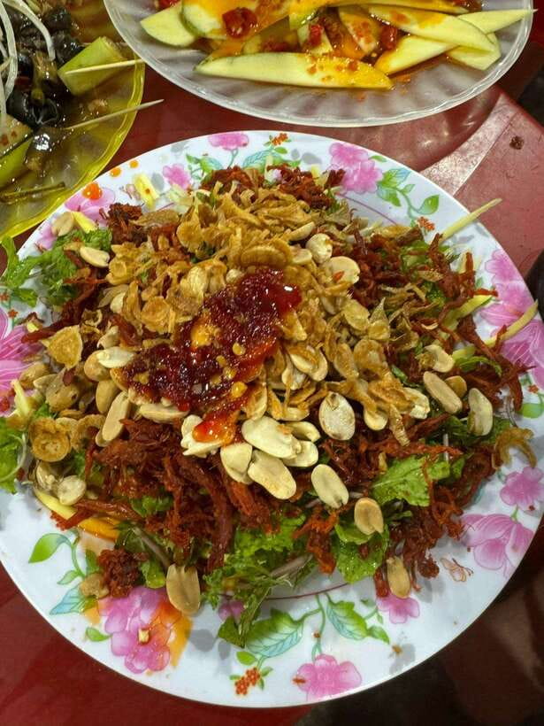 Da Nang City Street Food Private Tour With Local Students - Riding into Da Nang’s food scene