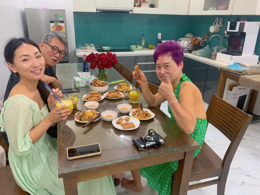 Da Nang: Cooking Class and tasting Pho with Local Girl - Cooking Vietnamese food in a Da Nang home