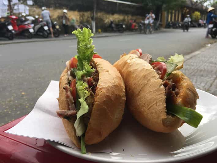 Da Nang: Hidden Street Food By Walking Tour with Local Lady - Starting with Da Nang’s small local cakes