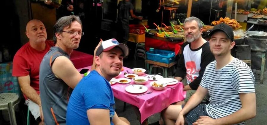 Da Nang: Hidden Street Food By Walking Tour with Local Lady - The under-the-radar third food stop