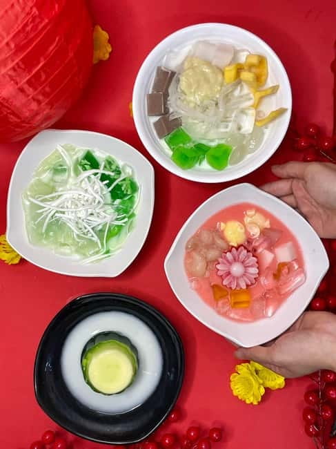 Da Nang: Michelin-Selected Street Food Tour with Local Guide - Banh Xeo and nem lui at Ba Duong