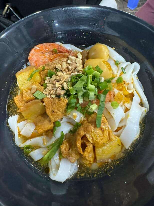Đà Nẵng Private Street Food Tour With Beautiful Female Guide - Cancellation and booking flexibility