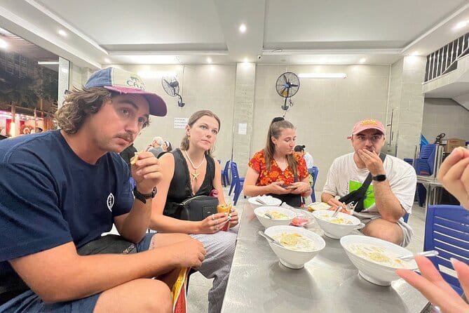 Da Nang Sightseeing Cruise On Han River With Street Food Tasting - Why this four-hour evening works in Da Nang