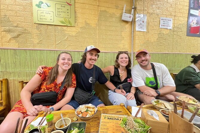 Da Nang Sightseeing Cruise On Han River With Street Food Tasting - Pickup, guide service, and the private format
