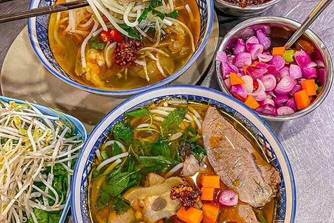 Da Nang Street Food Private Tour With Local Students - What the guides add to the evening