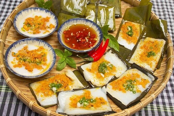 Da Nang Street Food Private Tour With Local Students - Starting with hotel pickup and local food