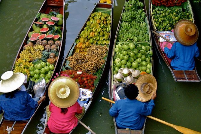 Damnern Saduak Floating Market, Grand Palace, Wat Phra Keo & Wat Pho - What the guide and private format add