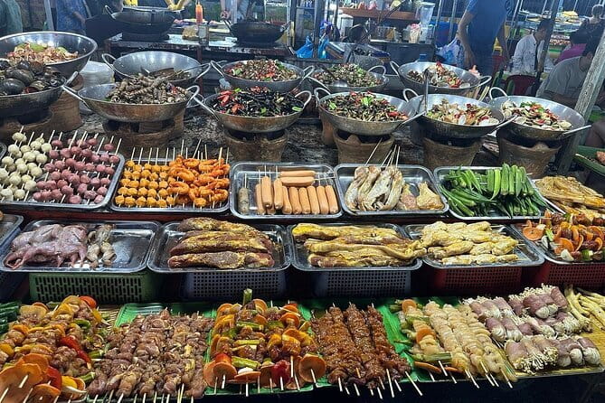 Danang Food Tour With Local Students - Sơn Trà Night Market closes the evening