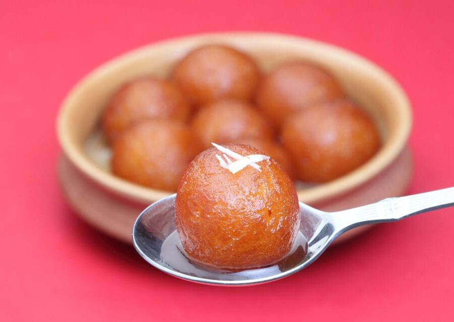 Darjeeling Food Crawl (2 Hours Guided Local Food Tour) - How the guide shapes the experience