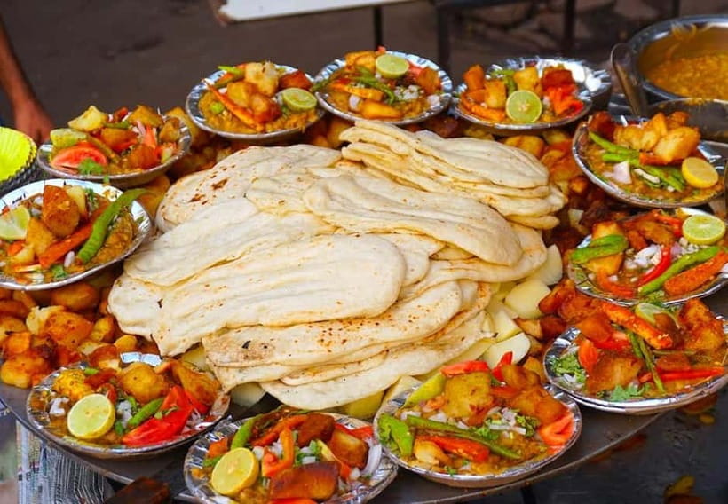 Delhi: Delhi Street Food Tour with Guide at Chandni Chowk - Eating your way through Chandni Chowk