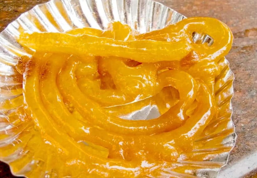 Delhi: Delhi Street Food Tour with Guide at Chandni Chowk - The thirty-minute rickshaw ride