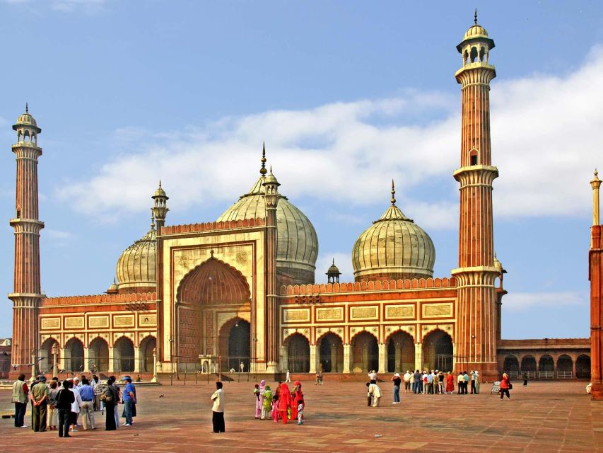 Delhi: Old Delhi City Tour with Tuk-Tuk Ride & Street Food - Jama Masjid and the first look at Old Delhi