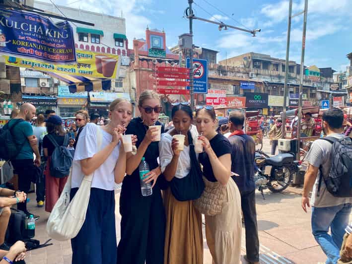 Delhi: Old Delhi's Street Food, Temples & Spice Market Tour - Riding through Chandni Chowk Bazaar