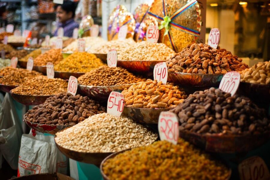 Delhi: Private Chandni Chowk, Food Tasting, & Tuk-Tuk Tour - Gurudwara Sis Ganj Sahib offers the most human stop