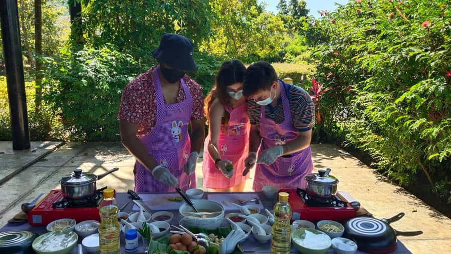 Dinner from cooking class & enjoy local night market - From hotel pickup to the little farm