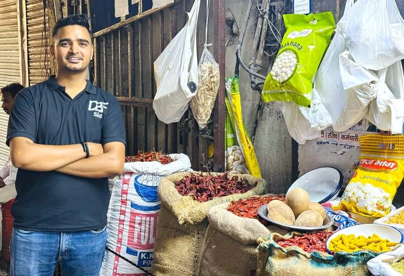 Discover Old & New Delhi: Private Tour with Street Food - Key points at a glance