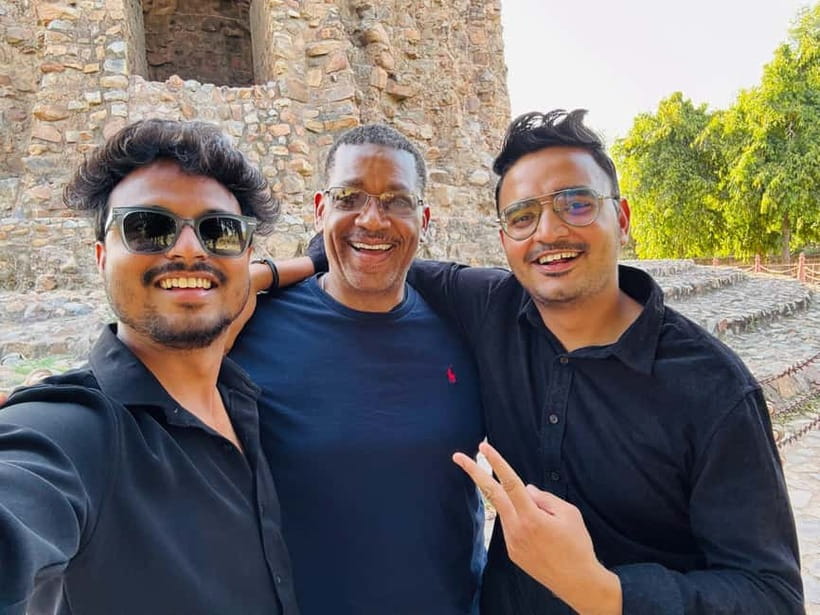 Discover Old & New Delhi: Private Tour with Street Food - Red Fort and Jama Masjid