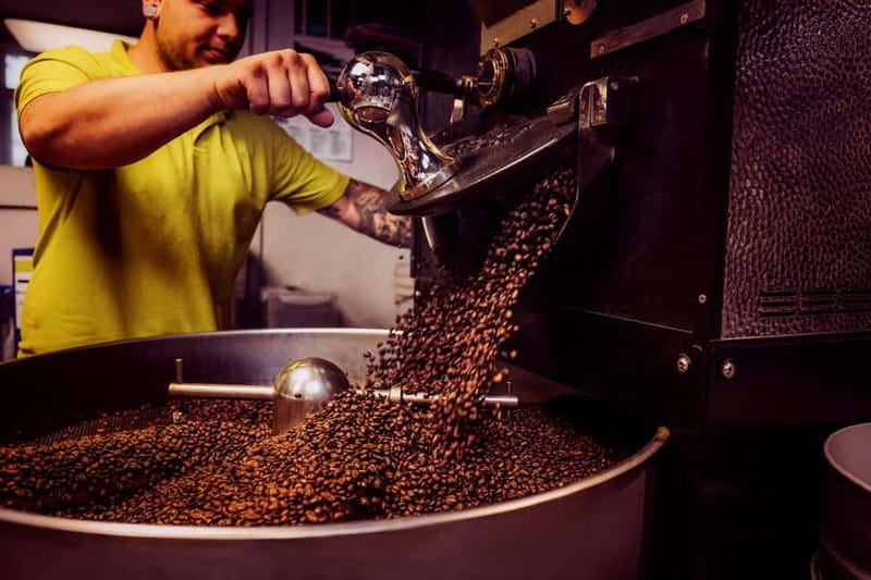 Dresden: Taste of Dresden Food Walk - Baroque coffee culture with a local cup in hand