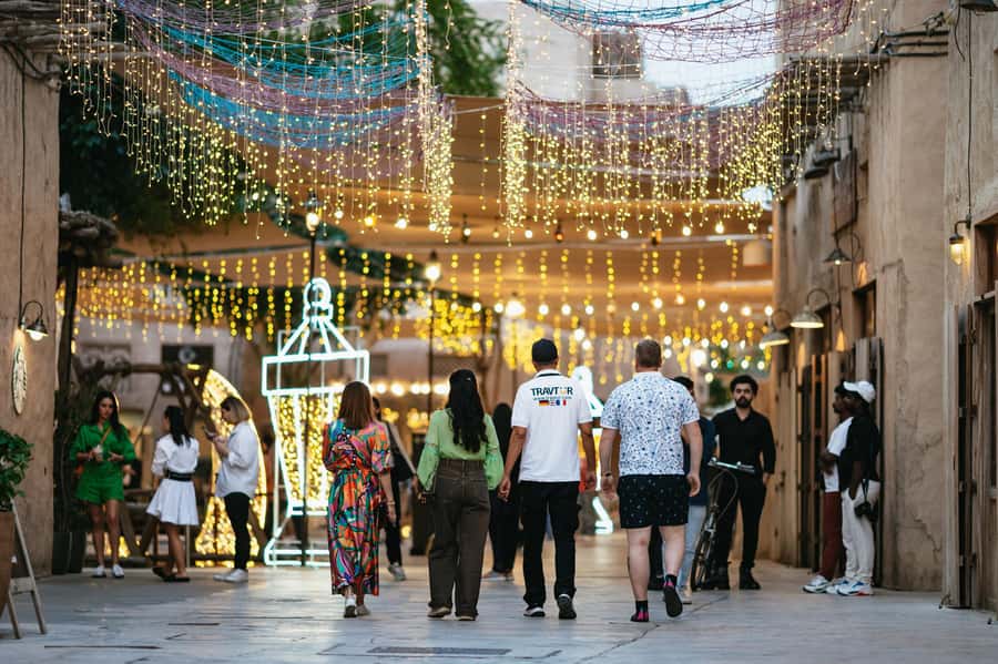 Dubai: Half-Day Street Food Tour - Guides, languages, and the evening schedule