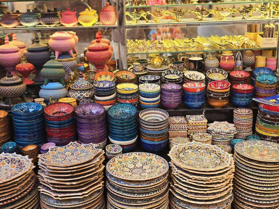 Dubai: Premium Old Town, Street Food, Souks & Boat Ride Tour - Al Souq Al Kabeer and the route to the creek