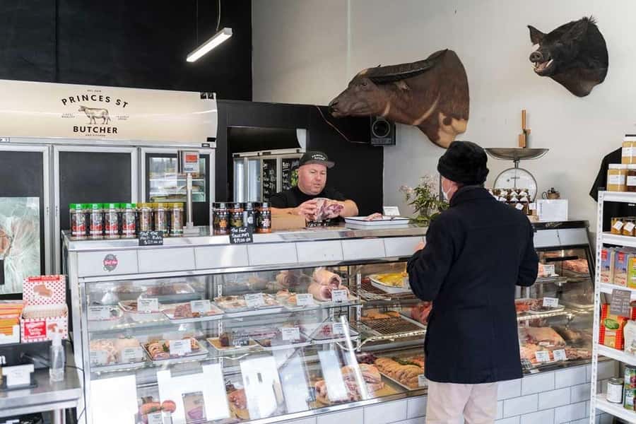 Dunedin: 3 Hour Artisan Food Walking Tour - Fish and chips at Dunedin’s oldest shop