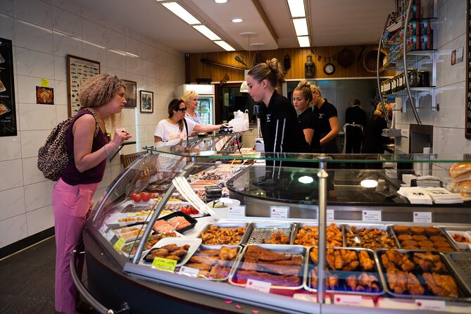 Dutch Street Food Tour on Amsterdam Market - What the praise tells you about the guide