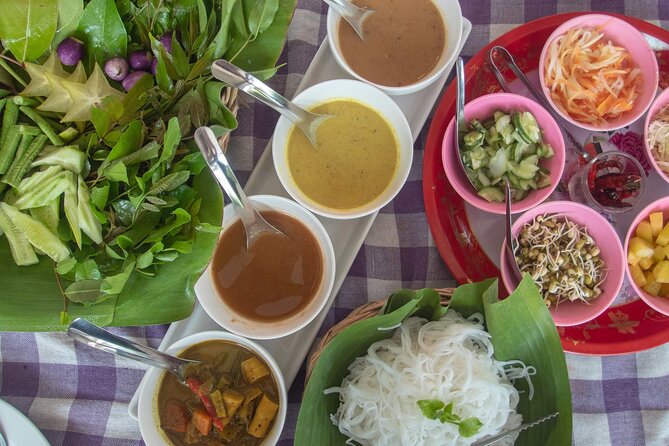 Eat Like a Local Food Tour in Hua Hin - Regional dishes from Esaan, northern, and central Thailand