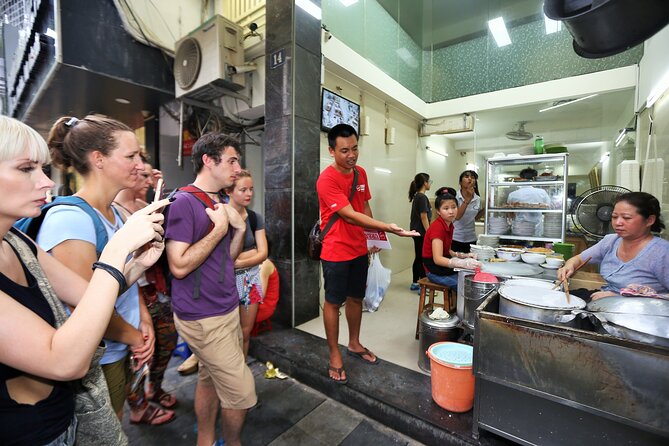 Eat Like a Local: Hanoi Street Food Adventure - Starting among the stalls at Dong Xuan Market