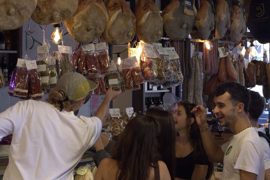 Eat & Walk : Street Food in the Center & Trastevere - Campo de Fiori: a first taste of Roman street food