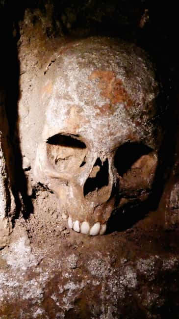 Esoteric Naples: Secrets, Ghosts & Street Food Tour - Vicolo della Cultura, where art meets neighborhood life