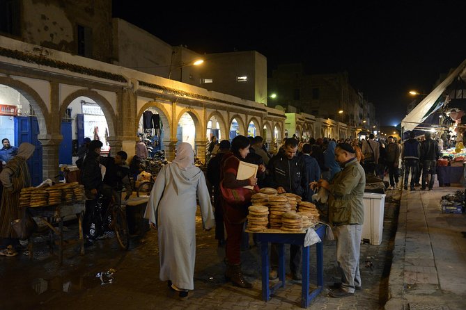 Essaouira Guided Tour: 3 on 1 - Nightlife tour, Live like a local & Street food - The fish market: food, bargaining, and local habits